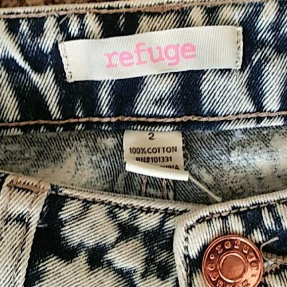 Refuge Stone Washed Vintage Cheeky Denim Shorts NWT - Picture 4 of 7